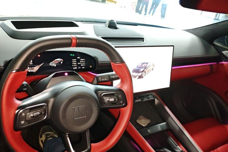 Used Zeekr 007GT 2025 Rear-Drive Intelligent Driving Version 75 kWh Center Console