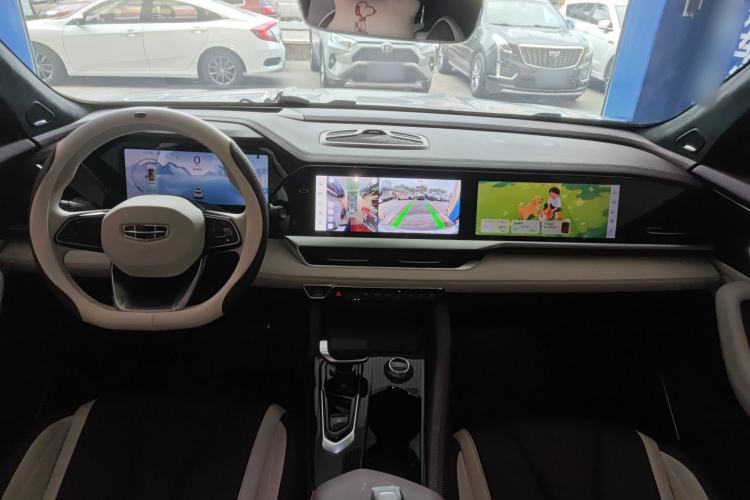 Used Geely Auto Monjaro L 2021 2.0TD High-Power Automatic All-Wheel-Drive Flagship Version Center Console