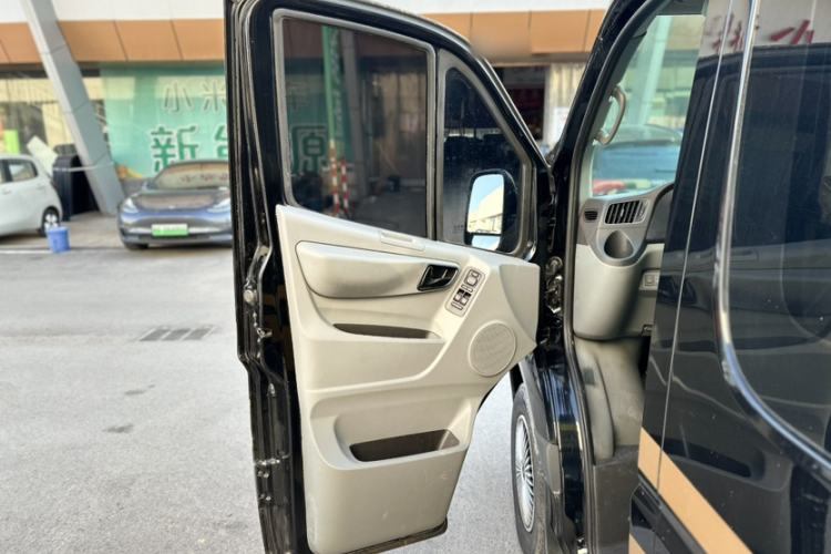 Used Foton Toano 2023 2.0T Manual Jixiang Long Wheelbase Mid-Top Rear Single Tire 7/9-Seater
