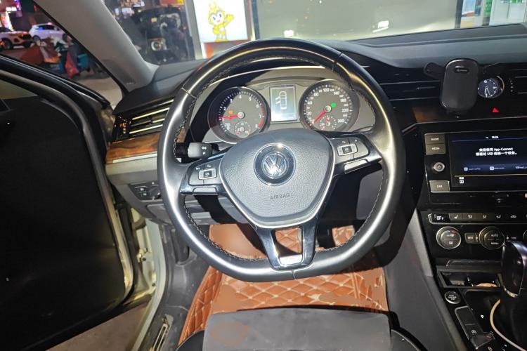 Used Volkswagen Magotan 2017 330TSI DSG Luxury Model