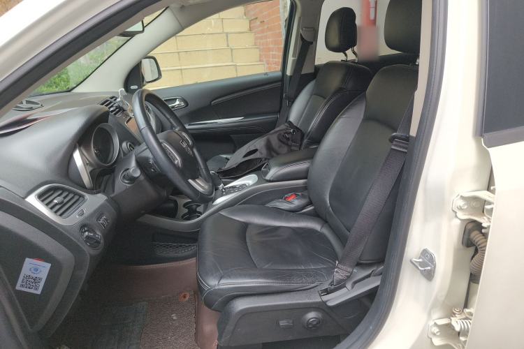 Used Dodge Journey 2013 2.4L Two-Wheel Drive Luxury Version