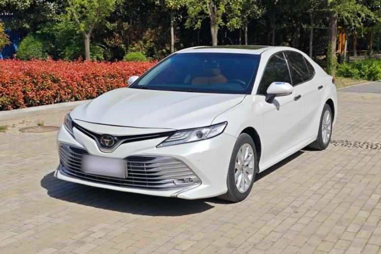 Used Toyota Camry 2019 Revised Version 2.0G Luxury Edition Exterior 6