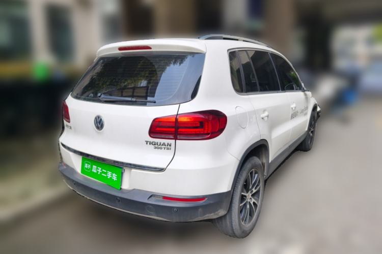Used Volkswagen Tiguan 2016 300TSI Automatic Two-Wheel Drive Luxury Edition Rear Right 45 Deg