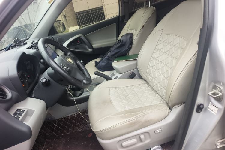 Used Toyota RAV4 2010 2.0L Automatic Deluxe Upgrade Edition
