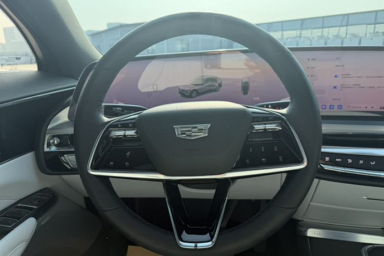 Used Cadillac LYRIQ 2024 Rear-Drive Standard Range Luxury Edition
