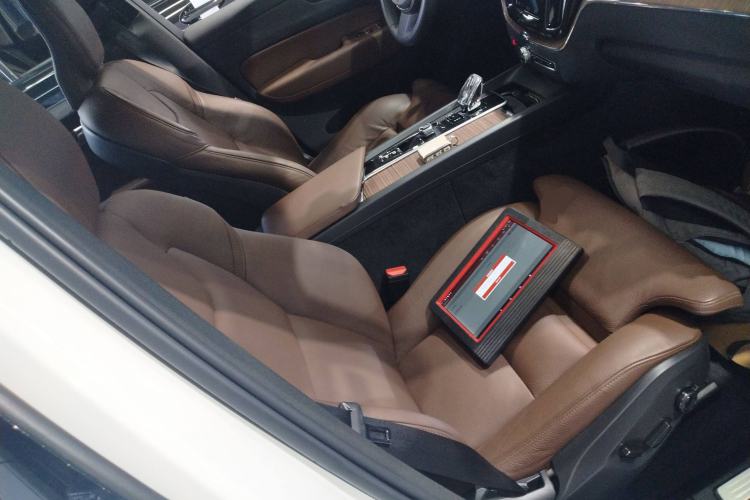 Used Volvo XC60 2023 B5 4x4 Smart Luxury Edition
