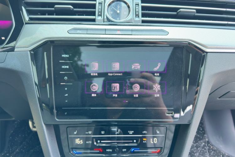 Used Volkswagen Magotan 2023 2 Million Units Limited Edition 330TSI DSG Leading Version
