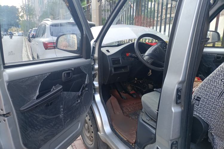 Used Wuling Rongguang 2014 1.5L S Base Version
