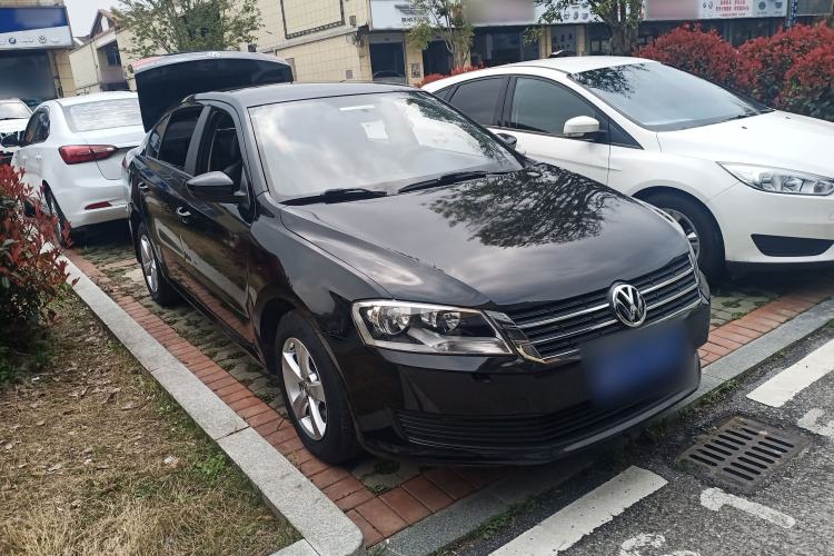 Used Volkswagen Lavida 2015 1.6L Automatic Fashion Edition Front Right 45 Deg