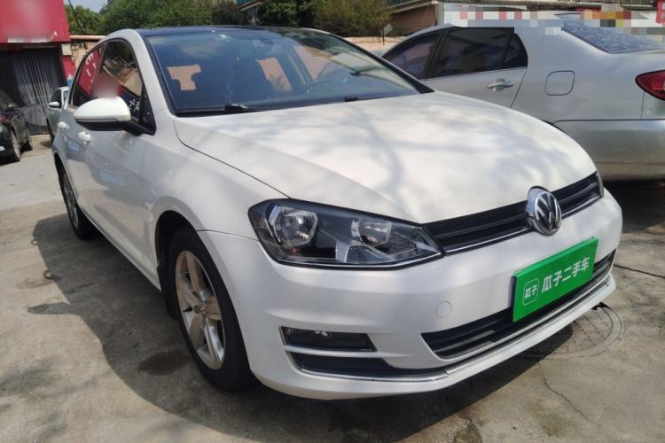 Used Volkswagen Golf 2014 1.4TSI Automatic Luxury Model Front Right 45 Deg