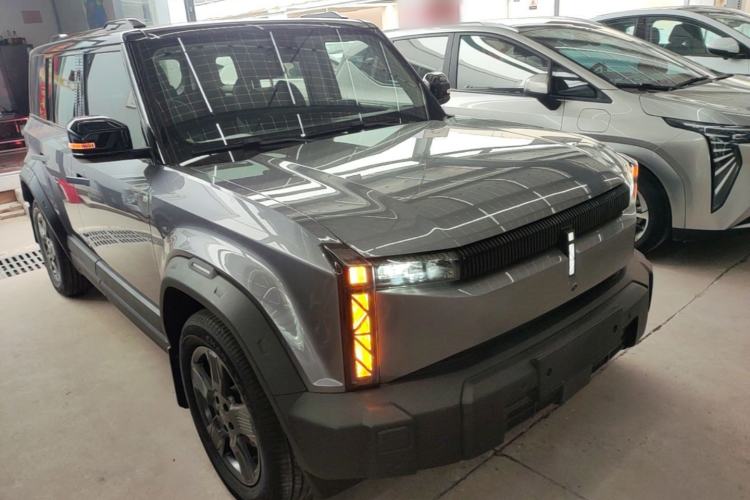 Used iCAR 03 2024 501km Two-Wheel Drive Long-Range Version Front Right 45 Deg