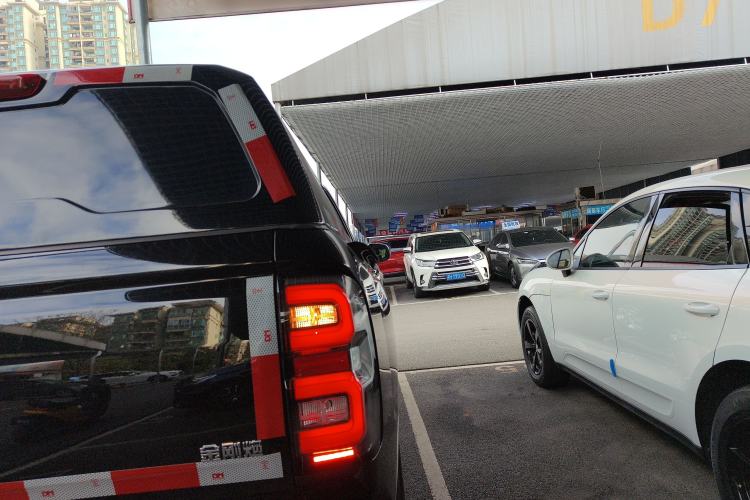 Used Great Wall King Kong Poer 2024 2.0T Automatic 8AT Diesel Two-Wheel-Drive Elite Flatbed
