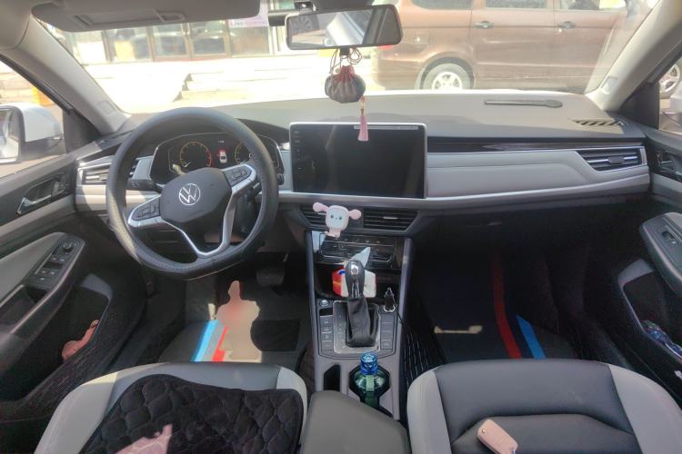 Used Volkswagen Bora 2023 300TSI DSG Prestige Edition Center Console