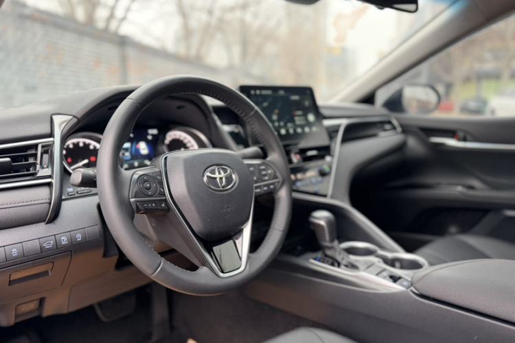 Used Toyota Camry 2021 2.0G Luxury Edition
