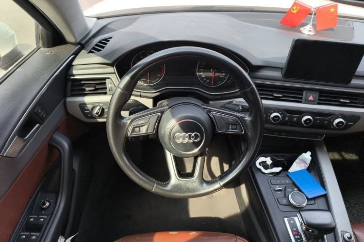 Used Audi A4L 2017 40 TFSI Ambition Edition
