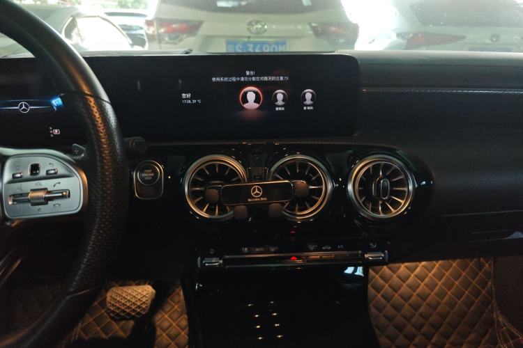 Used Mercedes-Benz A-Class 2022 Revised Version A 200 L Sport Sedan Fashionable Style Audio And AC Panel