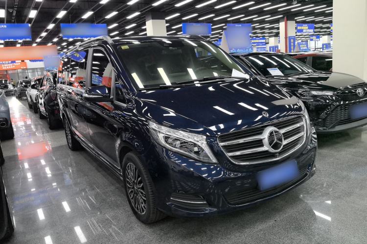 Used Mercedes-Benz V-Class 2017 V 260 L Prestige Extended Edition Exterior 1