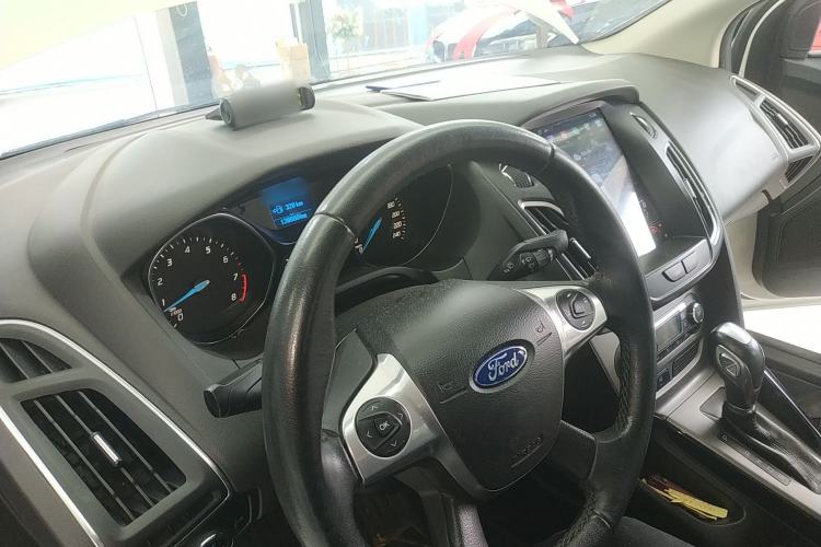 Used Ford Focus 2012 Sedan 1.6L Automatic Fashion Edition