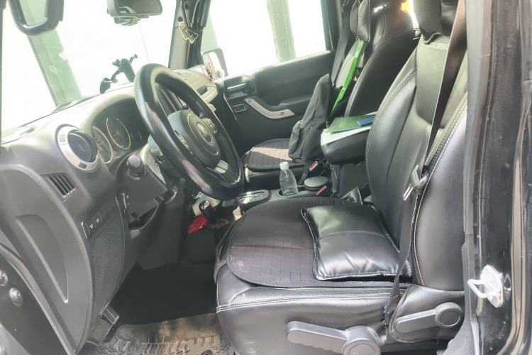 Used Jeep Wrangler 2015 3.6L Rubicon Four-Door Comfort Edition
