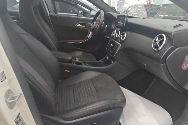 Used Mercedes-Benz A-Class 2015 A 200 Sport Edition Right Front Seat