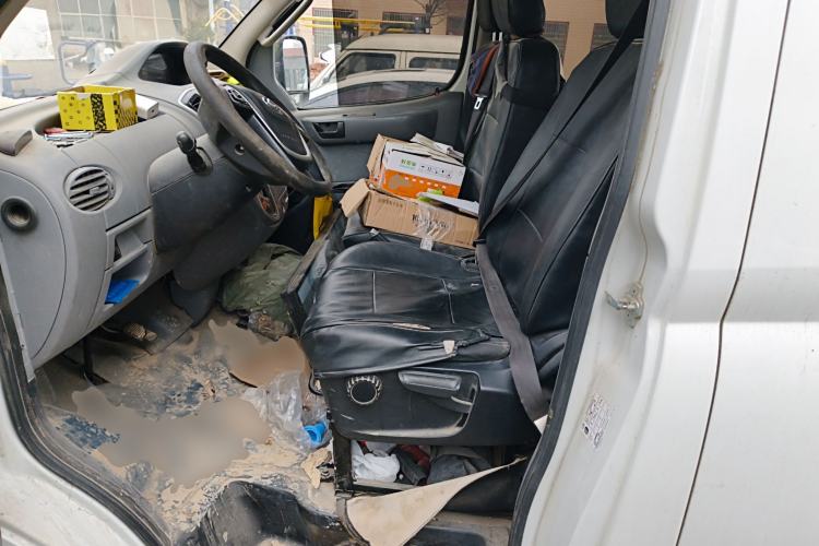 Used SAIC MAXUS Xintu V80 2019 2.5T Classic AMT Aoyuntong Facelifted Short-Wheelbase Mid-Roof 5/6-Seater