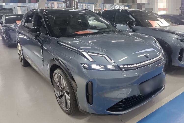 Used Lynk & Co 08 EM-P 2025 220 km All-Wheel-Drive Performance Halo