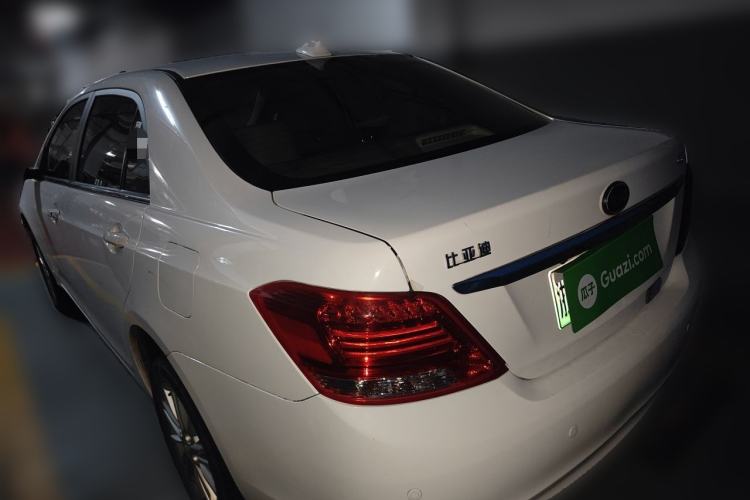 Used BYD e5 2018 450 Smart Connect Deluxe Edition
