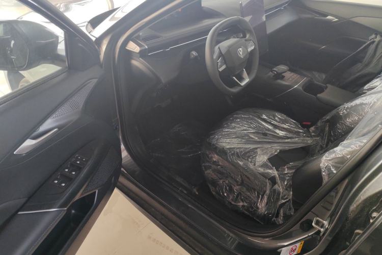 Used Changan Eado 2025 Blue Whale 1.5T 500Bar Prestige Model
