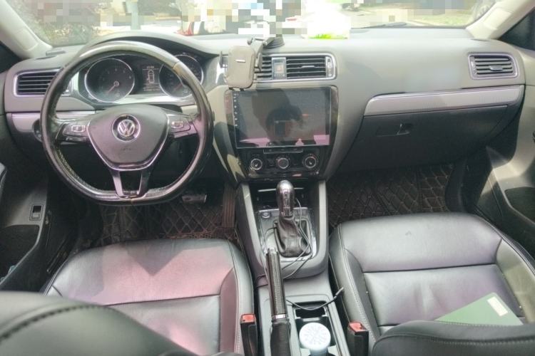 Used Volkswagen Sagitar 2017 180TSI Automatic Luxury Edition
