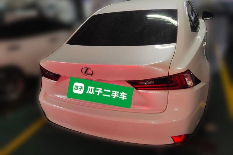 Used Lexus IS 2015 200T Leading Edition