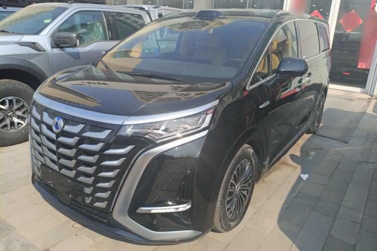 Used Denza D9 2025 DM-i Intelligent Drive 1020 Four-Wheel Drive Flagship Model