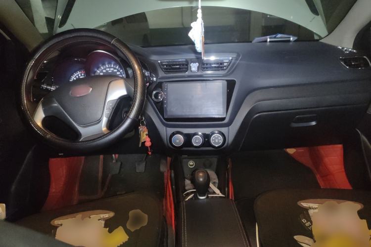 Used Kia K2 2015 Sedan 1.4L MT GLS Center Console