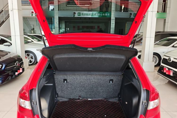 Used Skoda Rapid Spaceback 2014 1.6L Automatic Enjoyment Edition Trunk