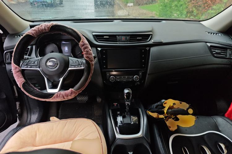 Used Nissan X-Trail 2020 2.0L XL ITS CVT 2WD SmartConnect Comfort Edition Center Console