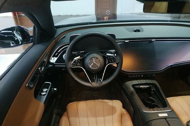 Used Mercedes-Benz E-Class New Energy 2024 E 350 e L Plug-in Hybrid Sedan
