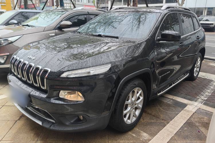 Used Jeep Cherokee 2016 2.4L Leading Edition
