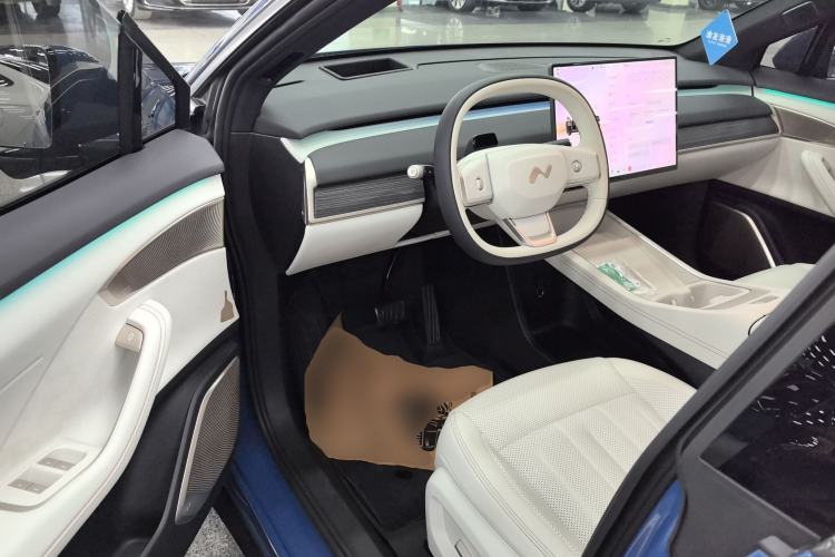 Used ONVO L60 2024 60 kWh Rear-Drive Version
