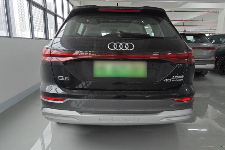 Used Audi Q5 e-tron 2023 40 e-tron Starry Edition Mecha Kit
