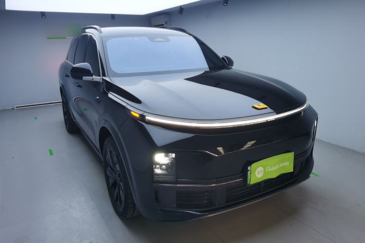 Used Li Auto L8 2023 Pro Model Front Right 45 Deg