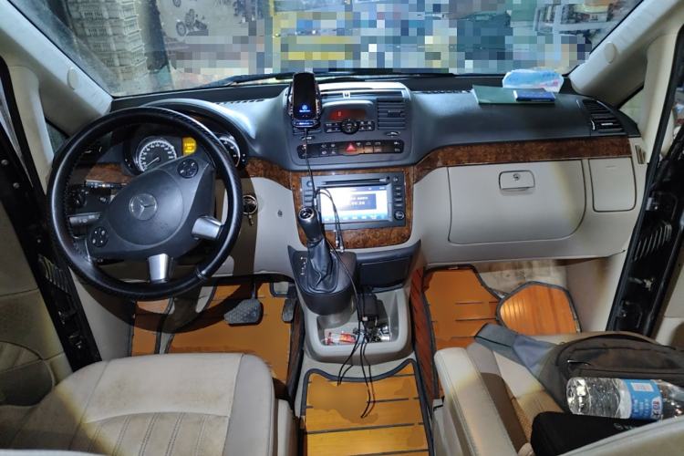 Used Mercedes-Benz Viano 2013 3.0L Navigator Edition Center Console