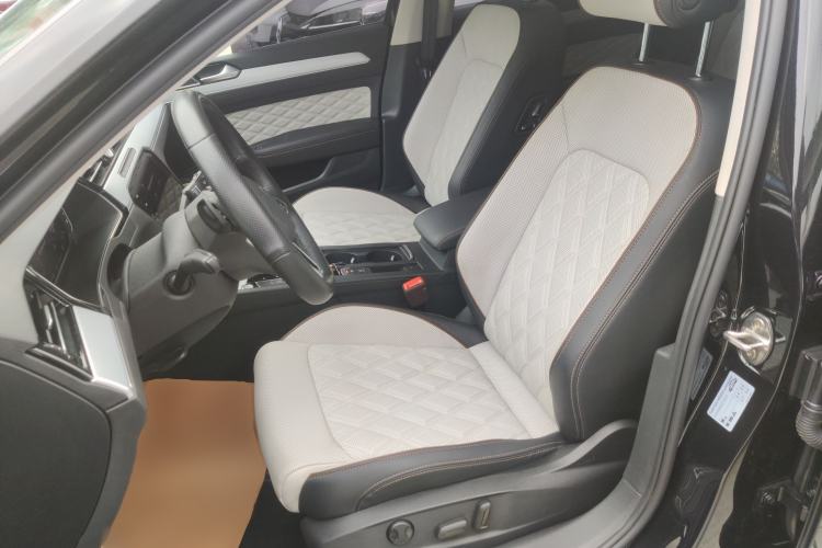 Used Volkswagen Magotan 2023 2 Million Units Commemorative Edition 330TSI DSG Luxury Version Left Front Seat