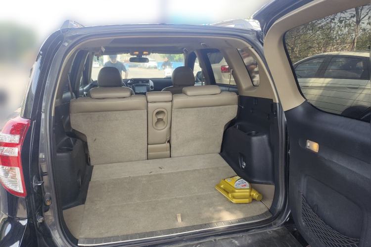 Used Toyota RAV4 2013 Special Edition 2.4L Automatic 4x4 Prestige Trunk