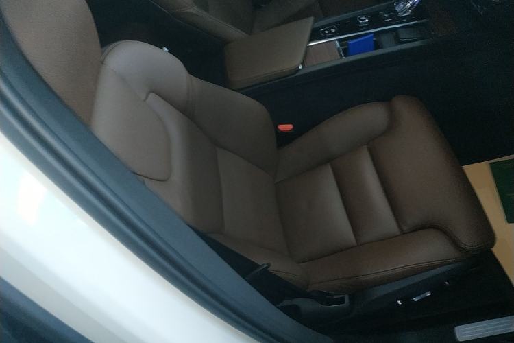 Used Volvo XC60 2025 B5 Four-Wheel Drive Smart & Advanced Luxury Edition
