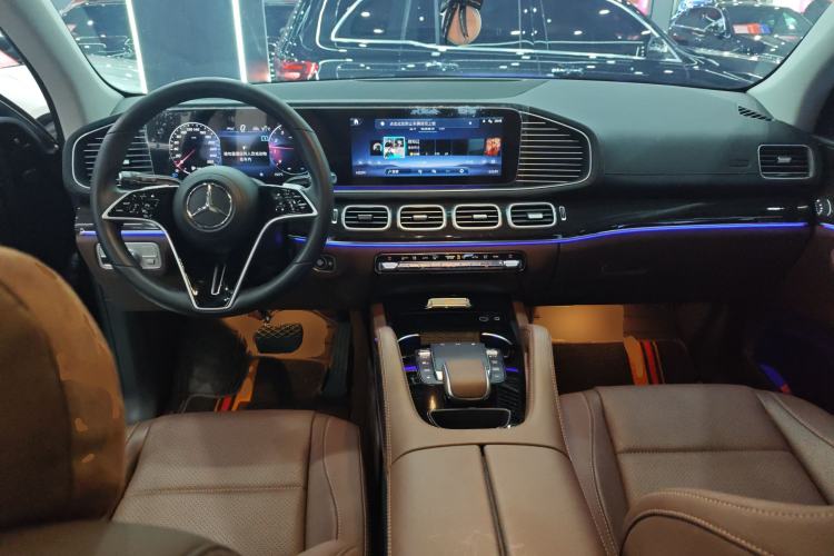 Used Mercedes-Benz GLE 2024 GLE 350 4MATIC Stylish Model Center Console