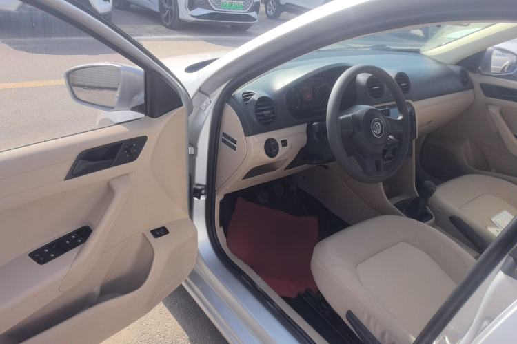 Used Volkswagen Jetta 2015 Value Edition 1.6L Manual Fashionable Style
