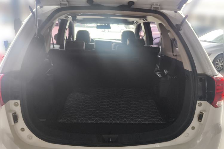 Used Mitsubishi Outlander 2016 2.4L 4x4 Luxury Edition 7-Seater Trunk