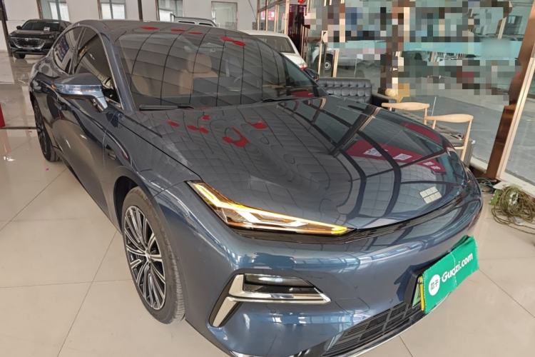 Used Geely Galaxy Galaxy 8 2025 130km EM-P Exploration Edition
