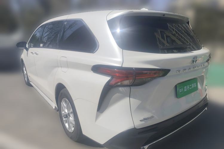 Used Toyota Granvia 2023 2.5L Hybrid Comfort Edition