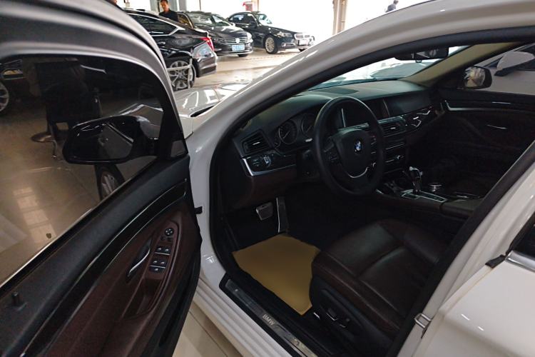 Used BMW 5 Series 2014 525Li Luxury Design Package
