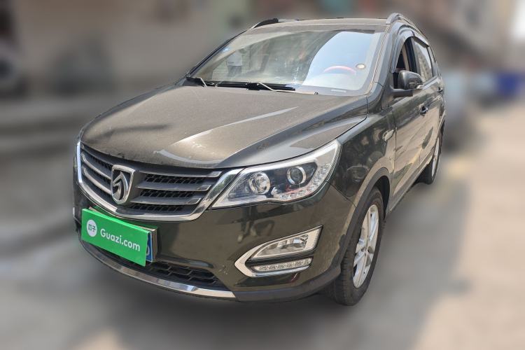 Used Baojun 560 2015 1.8L manual Comfort trim level